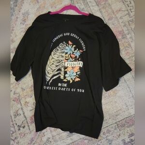 SHEIN Women's Oversized Black Graphic Tee with Floral Design Size XL